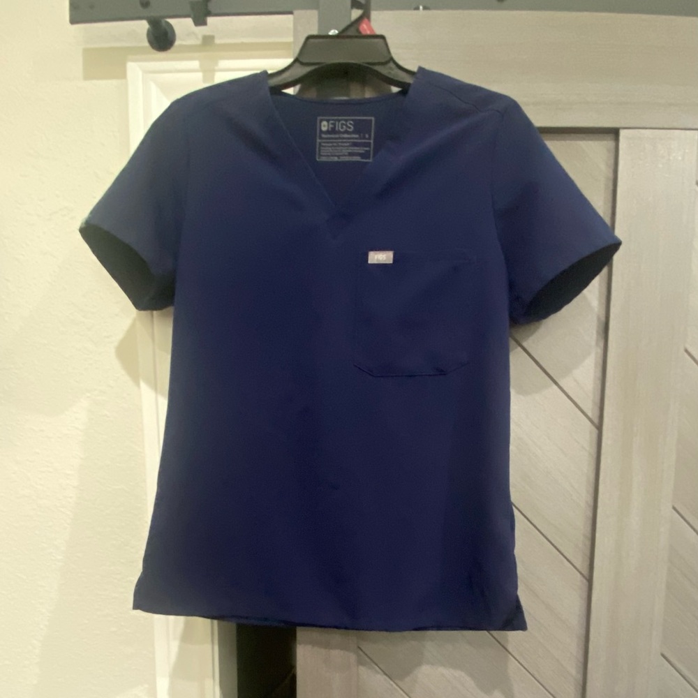 Figs Navy Small Catarina Top